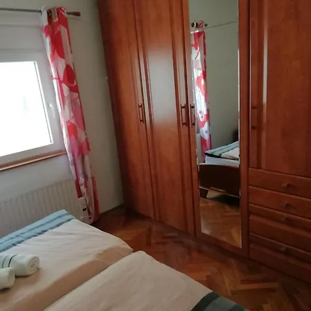 Apartment Svoboda *
